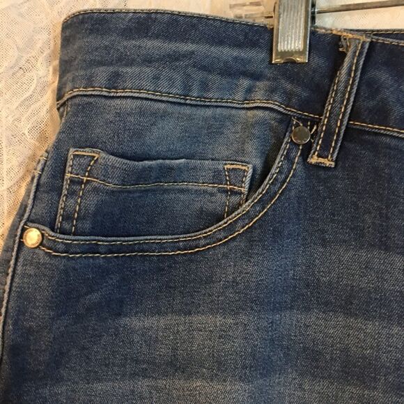 Avenue "Skinny" Blue Distressed Size Jeans Size 24A - Picture 10 of 15